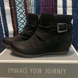 Brand New Dansko Wedges!!